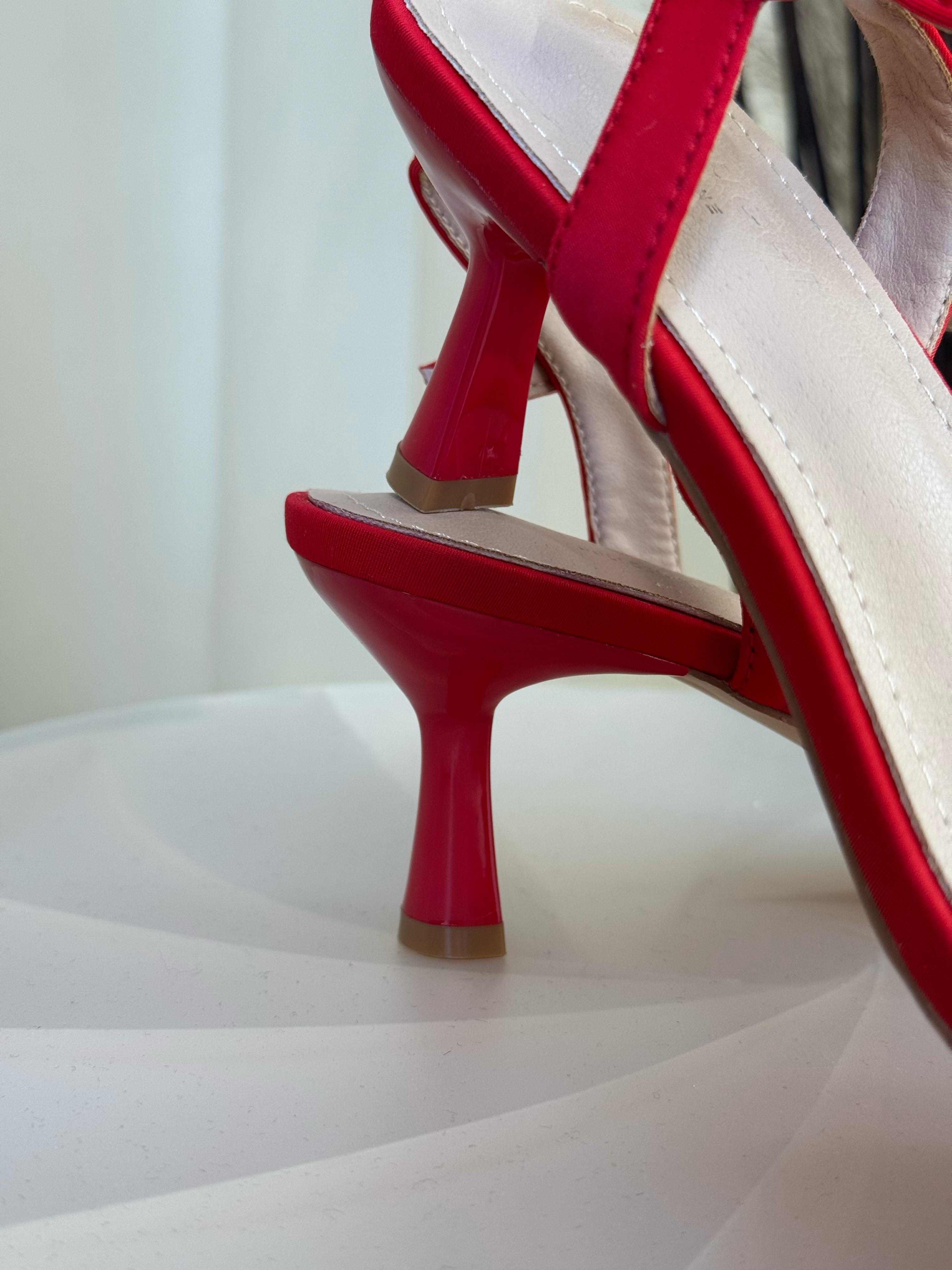 Chic Bow Accent Slingback Heels