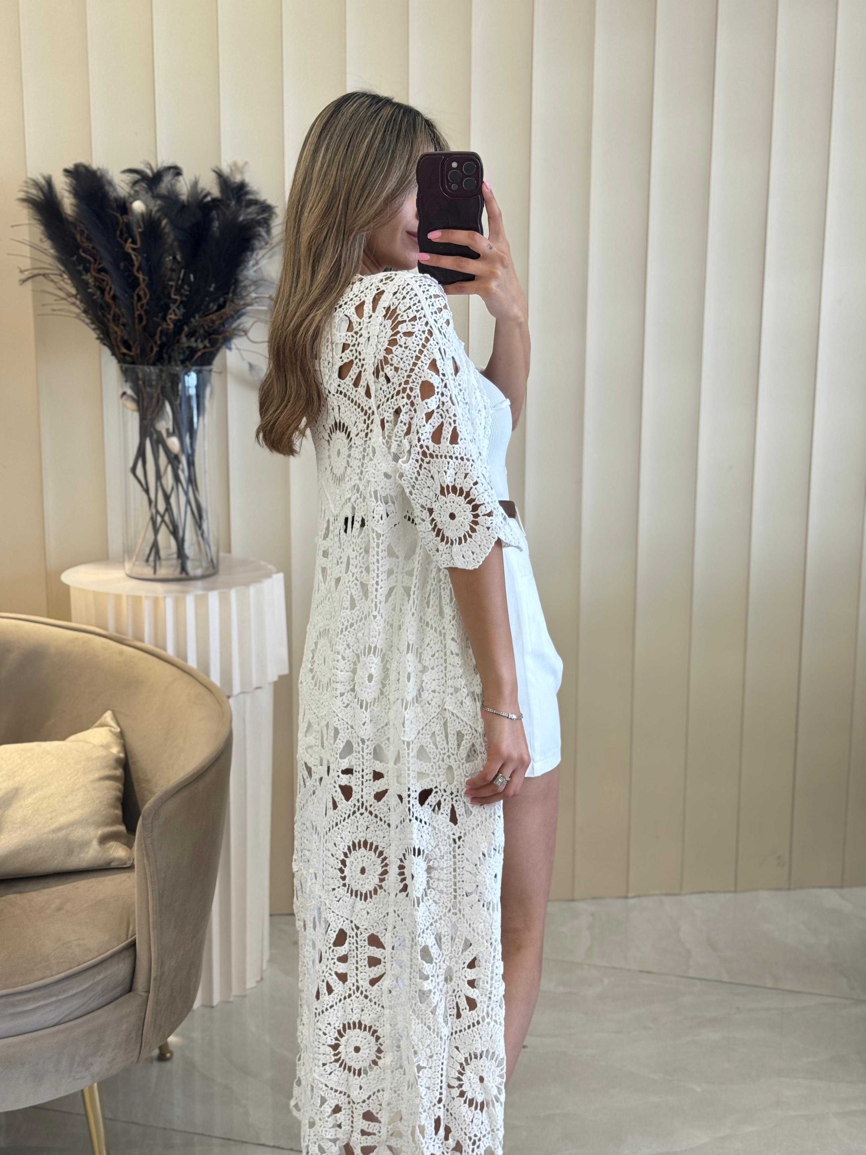 Longline Eyelet Lace Kimono with Scalloped Edges